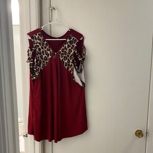 Chic Red tank top with Leopard Print Details